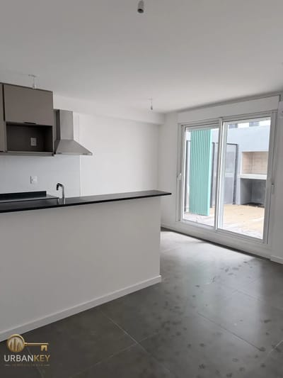 ALQUILER PH 1 DORMITORIO CON PATIO, PARRILLERO PISCINA Y GARAJE PUNTA CARRETAS