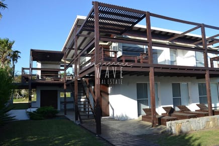 Venta de casa de 5 dormitorios en Punta Alta, Manantiales