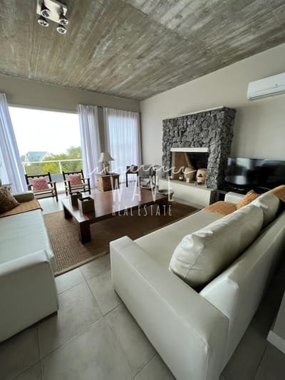 Montoya, 3 suites, casa con vista al mar.