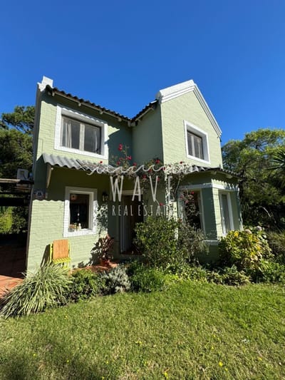 La Barra, 4 dormitorios y 2 baños, alarma ,jardín, parrillero techado.