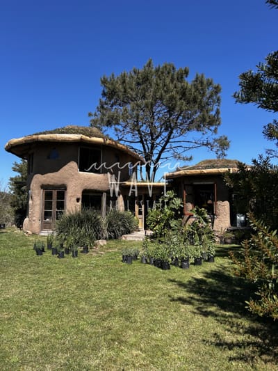 Venta de casa , con 2 dormitorios en Balneario Buenos Aires, muy cerca del mar.