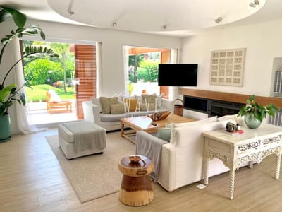 Moderna casa en alquiler temporal playa mansa