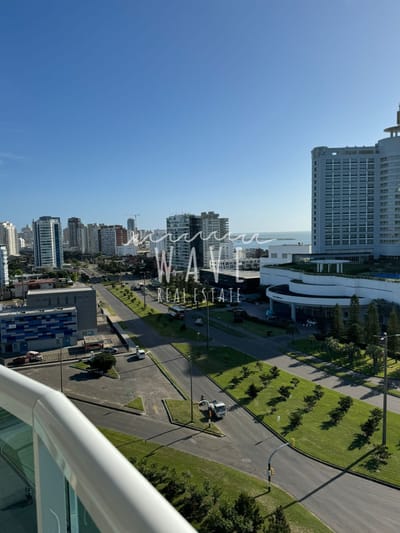 Mansa, excelente ubicación. 2 dormitorios y medio, full amenities