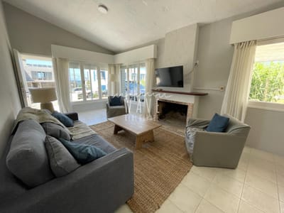 Alquiler de Verano, Casa de 3 dormitorios + dep. en La Barra, a metros de Playa de los Cangrejos