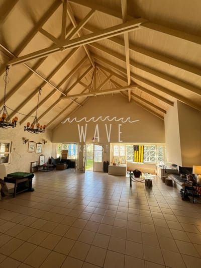 Venta , Amplia casa de 3 dormitorios, dos plantas en Playa Mansa, oportunidad comercial o residencial