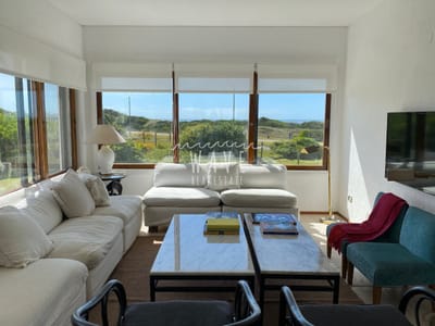 Alquiler de Verano, Apartamento de 4 dormitorios sobre Playa Brava.
