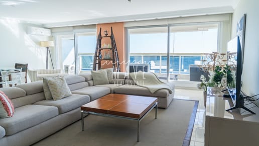 Venta departamento 4 suites y dependencia, Playa Mansa, Punta del Este