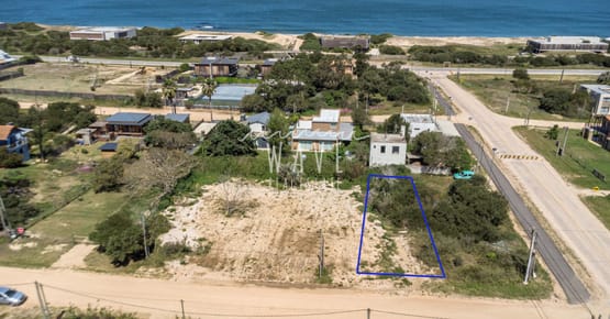 Venta Lote calle Comercial La Juanita Jose Ignacio