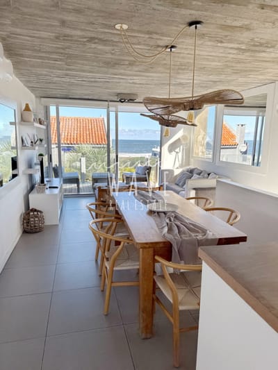 Venta de apartamento de 3 dormitorios en La Barra, con piscina