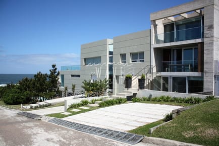 Casa en venta en La Posta del Cangrejo , a metros del mar.