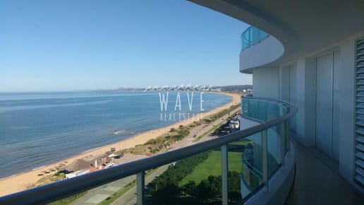 Alquiler Apartamento de 3 Dormitorios en Suite en Playa Mansa, Punta del Este.