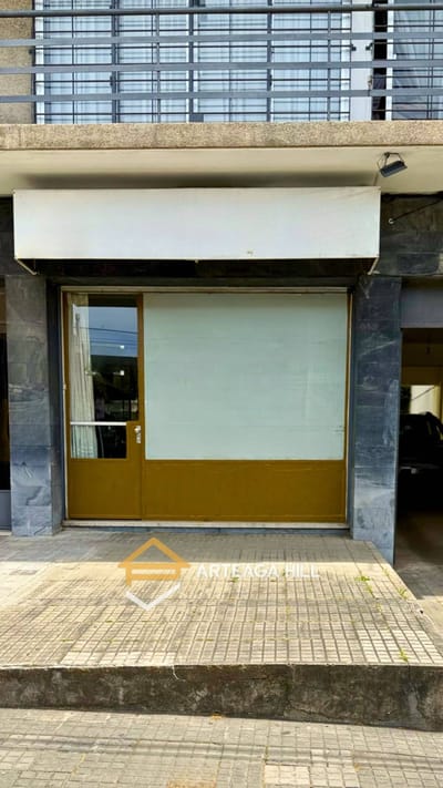 VENTA | Local Comercial en Brazo Oriental | Excelente Ubicación Comercial en Montevideo sobre Avenidas.
