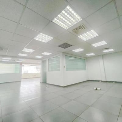 Oficinas Cmodas a Dos Cuadras del Ovalo Gutierrez