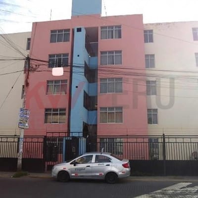 LINDO DEPARTAMENTO DE 03 HABITACIONES CON COCHERA, EN EL CERCADO DE AREQUIPA, CERCA A LA UNSA