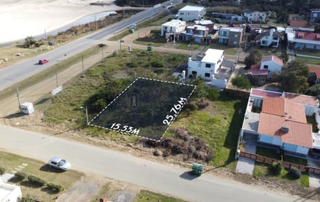 Venta de Terreno a Metros de la Playa en Los Angeles, Piriapolis - SUPERFICIE DE 400M