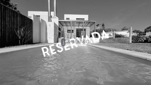 Casa a Estrenar en Venta 3 Dormitorios 3 Baños, Piscina, en Punta Colorada - LYRA