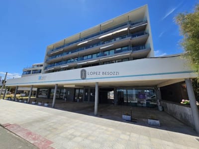 Apartamento en Edificio de Categoría Frente al Mar 1 ambiente, 1 Baño en Piriapolis - SUNSET
