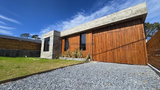 Casa Venta A Estrenar de 3 Dormitorios 2 Baños A Metros de la Playa y Piscina en Punta Colorada - CUMBRE I