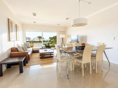 Apartamento en venta c/ cochera en P. Ballena