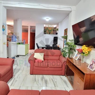 VENTA DE CASA EN URBANIZACIN SANTA ROSA DE CHICLAYO
