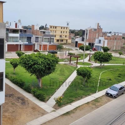 DEPARTAMENTO AMPLIO EN URBANIZACION LOS SAUCES