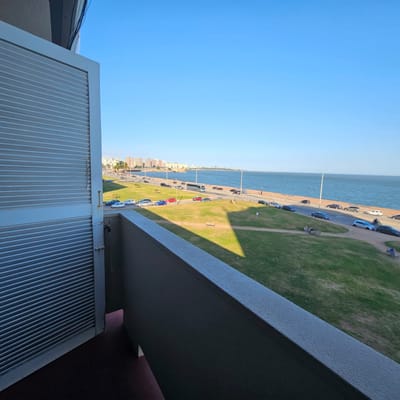 Venta Apartamento 2 Dormitorios Ciudad Vieja con balcon