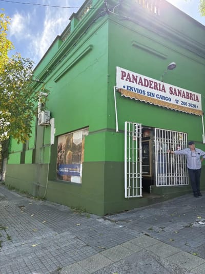 Venta Local con Renta 11% anual Aires Puros Inversion