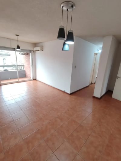 Alquiler Apartamento 2 Dormitorios Centro con Balcon