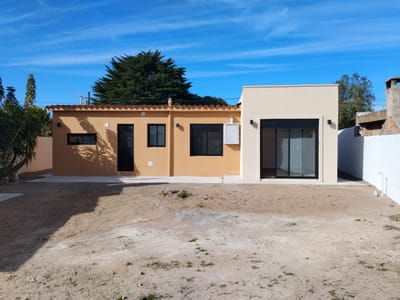 Venta Casa 3 Dormitorios Lagomar con fondo con parrillero