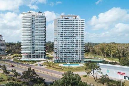 Increéble torre con amenities de 4 cuartos en Punta del Este
