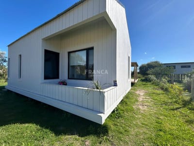 Casa en alquiler temporal de 5 ambientes en El Tesoro