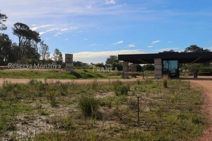 Terreno central en venta en Reserva Montoya.