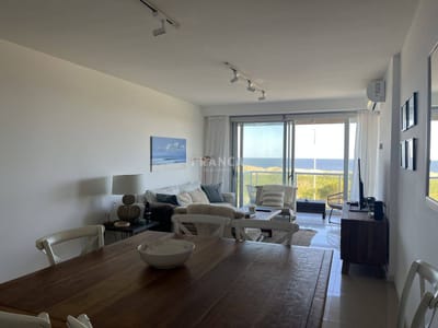 Departamento de 3 suites con amenities y vista al mar en la Brava de Punta del Este