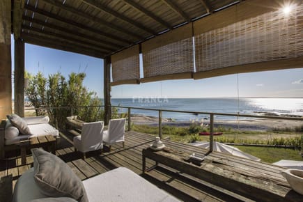 Hermosa casa con vista al atardecer en José Ignacio.