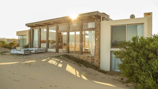 Hermosa casa sobre la playa en José Ignacio.