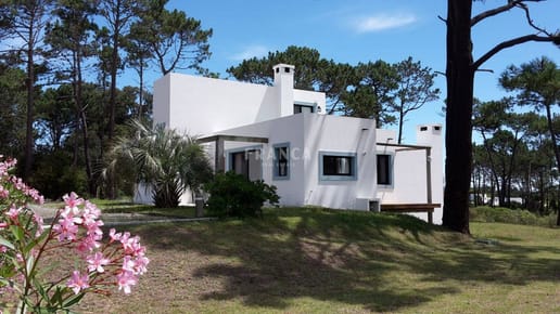Casa de 3 dormitorios en atajo La Barra!