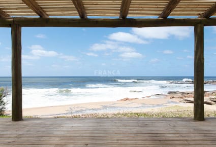 Casa con salida directa a la playa en José Ignacio.