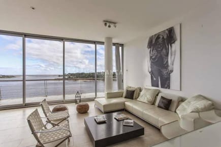 Penthouse con piscina propia frente al mar en La Barra