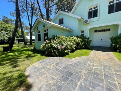 Gran Casa en Laguna Blanca con 7 dormitorios y vistas.