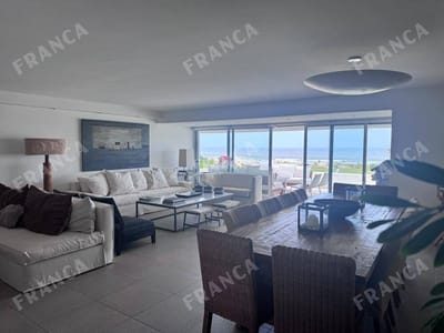 Espectacular apartamento de cuatro suites sobre Montoya