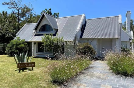 Casa en alquiler en La Barra excelente ubicación y condición