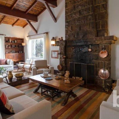 CASA EN VENTA EN ESQUINA A PASOS DEL GOLF  DORMITORIOS EN SAN ISIDRO