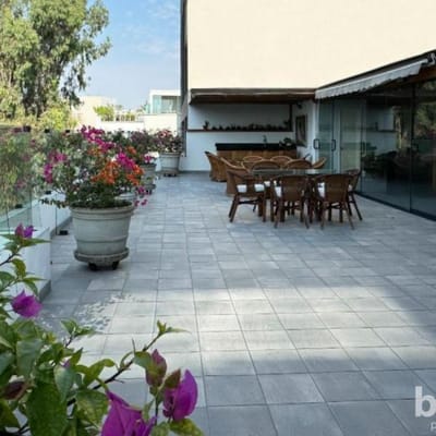 AMPLIO PENTHOUSE DPLEX CON TERRAZA Y VISTA A PARQUE EN VENTA