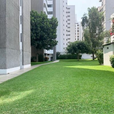 LINDO DEPARTAMENTO EN VENTA CON VISTA AL GOLF DE SAN ISIDRO