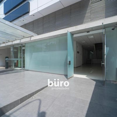 LOCAL COMERCIAL EN VENTA DE M FRENTE A LA EMBAJADA DE USA
