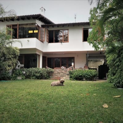 ACOGEDORA CASA EN VENTA EN EXCELENTE UBICACION AURORAMIRAFLORES