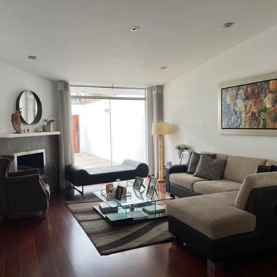 LINDA CASA EN VENTA CON  DORMITORIOS EN CHACARILLA