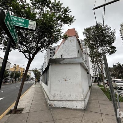 LOCAL COMERCIAL EN VENTA EN ESQUINA PETIT THOUARS EN SAN ISIDRO