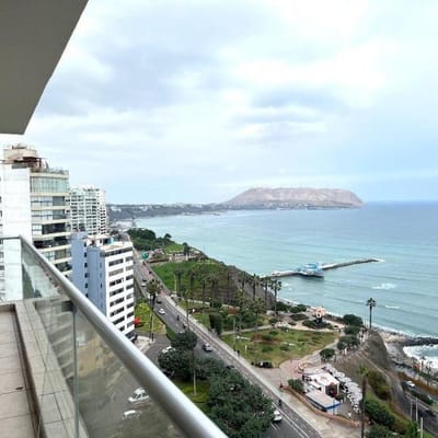 AMPLIO DEPARTAMENTO EN ALQUILER CON VISTA ESPECTACULAR AL MAR MIRAFLORES