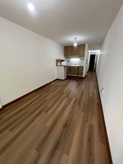 Se vende monoambiente con balcon con renta y garaje en Pocitos